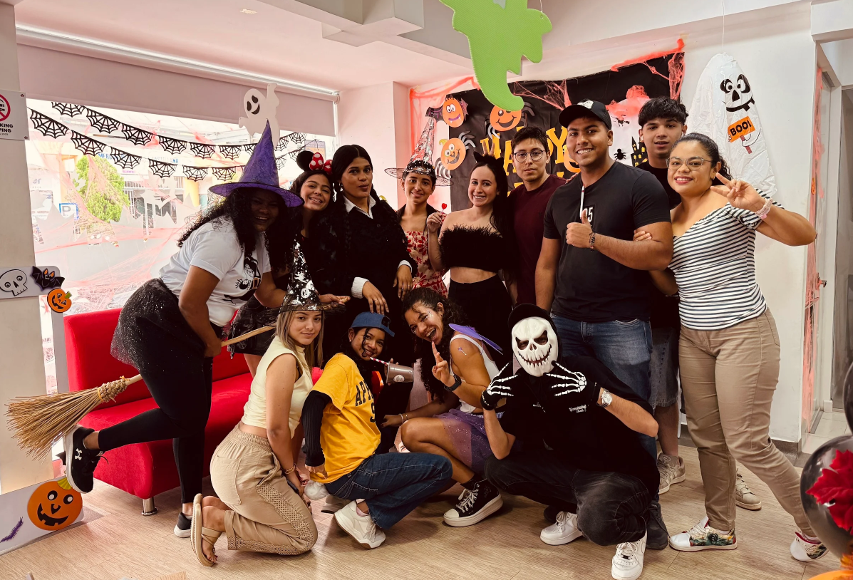 Comunidad de estudiantes Alianza en una actividad